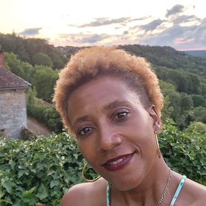 Meet your Posher, Veronica